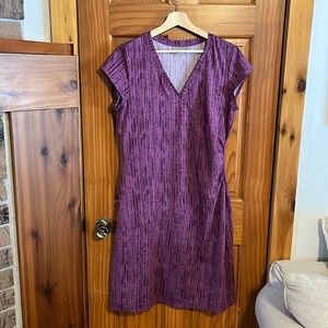 𝅺Athleta V Neck Side Rouched Athlesiure Dress, size L